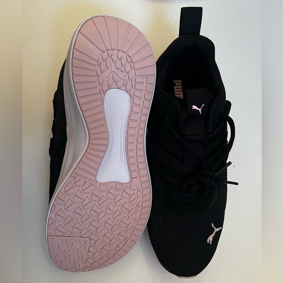 NWT - Puma Black and White Women's Sneakers - Picture 3 of 6